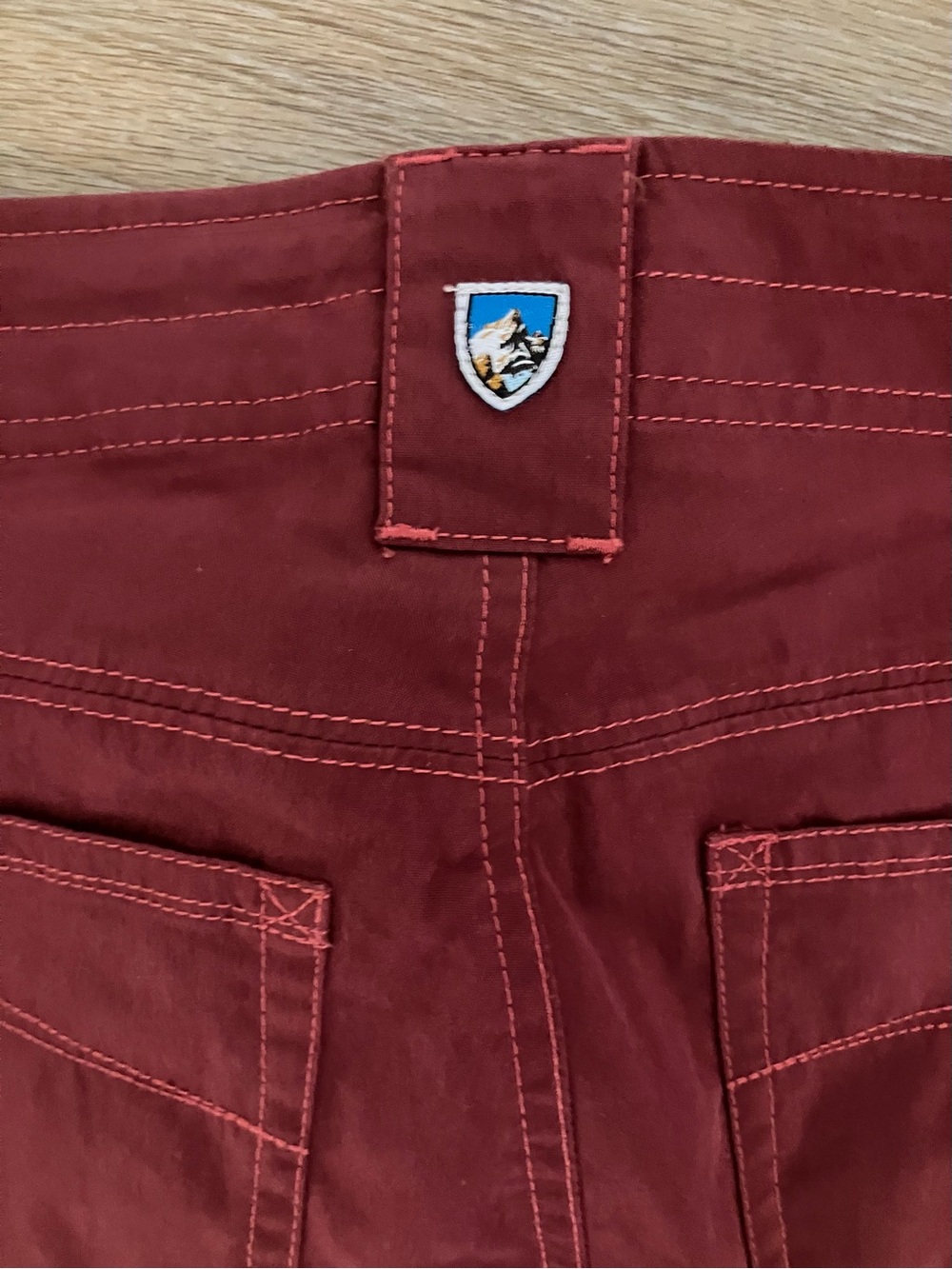 Kühl women’s burgundy size 6 SHORT - Picture 4 of 11